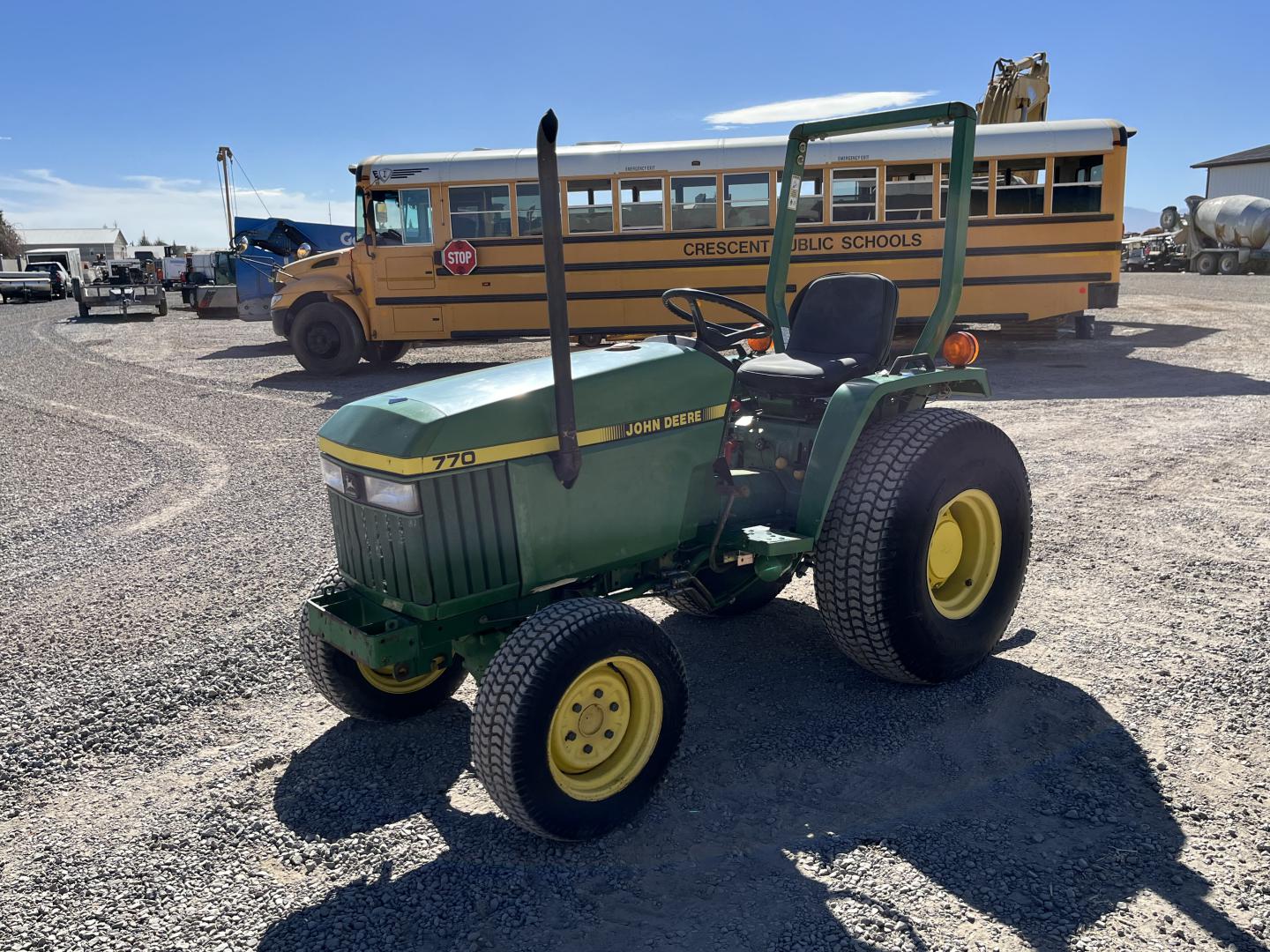 TRACTOR JOHN DEERE 770